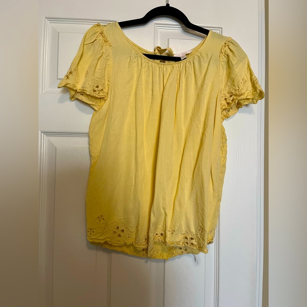 Blouse with floral details